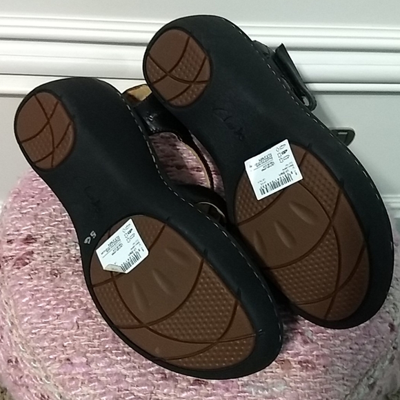 Clarks black leather sandals - Picture 9 of 10